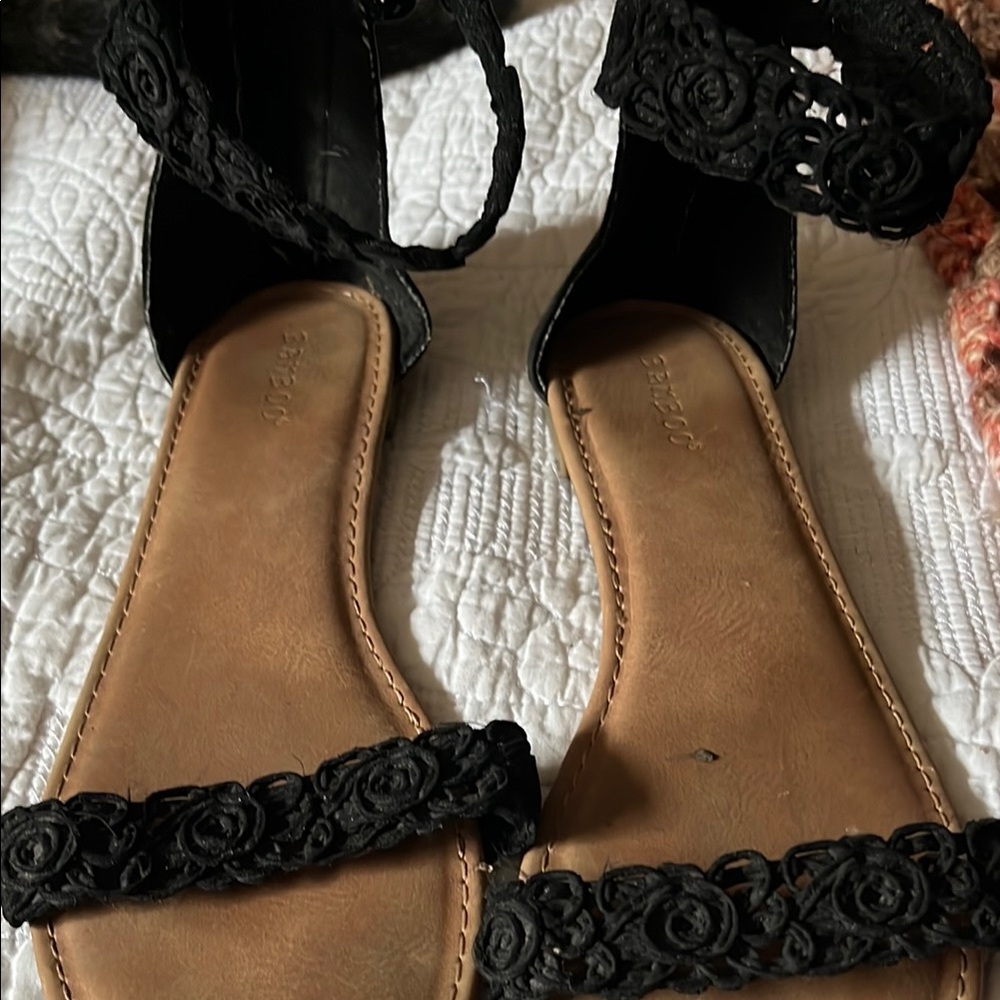BAMBOO Black and Tan Sandals with Sleek Design